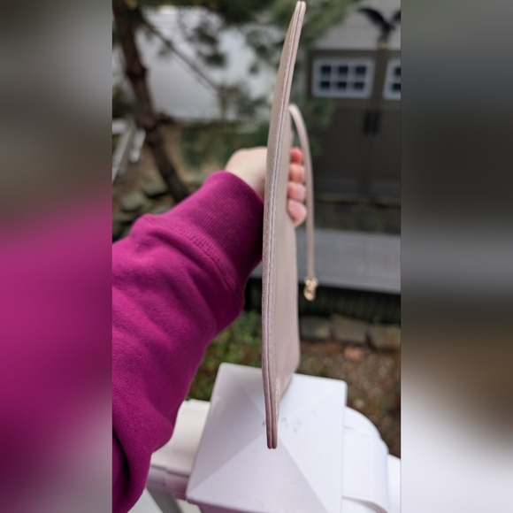 Elizabeth And James Beige Pouch (EUC) - Picture 9 of 11